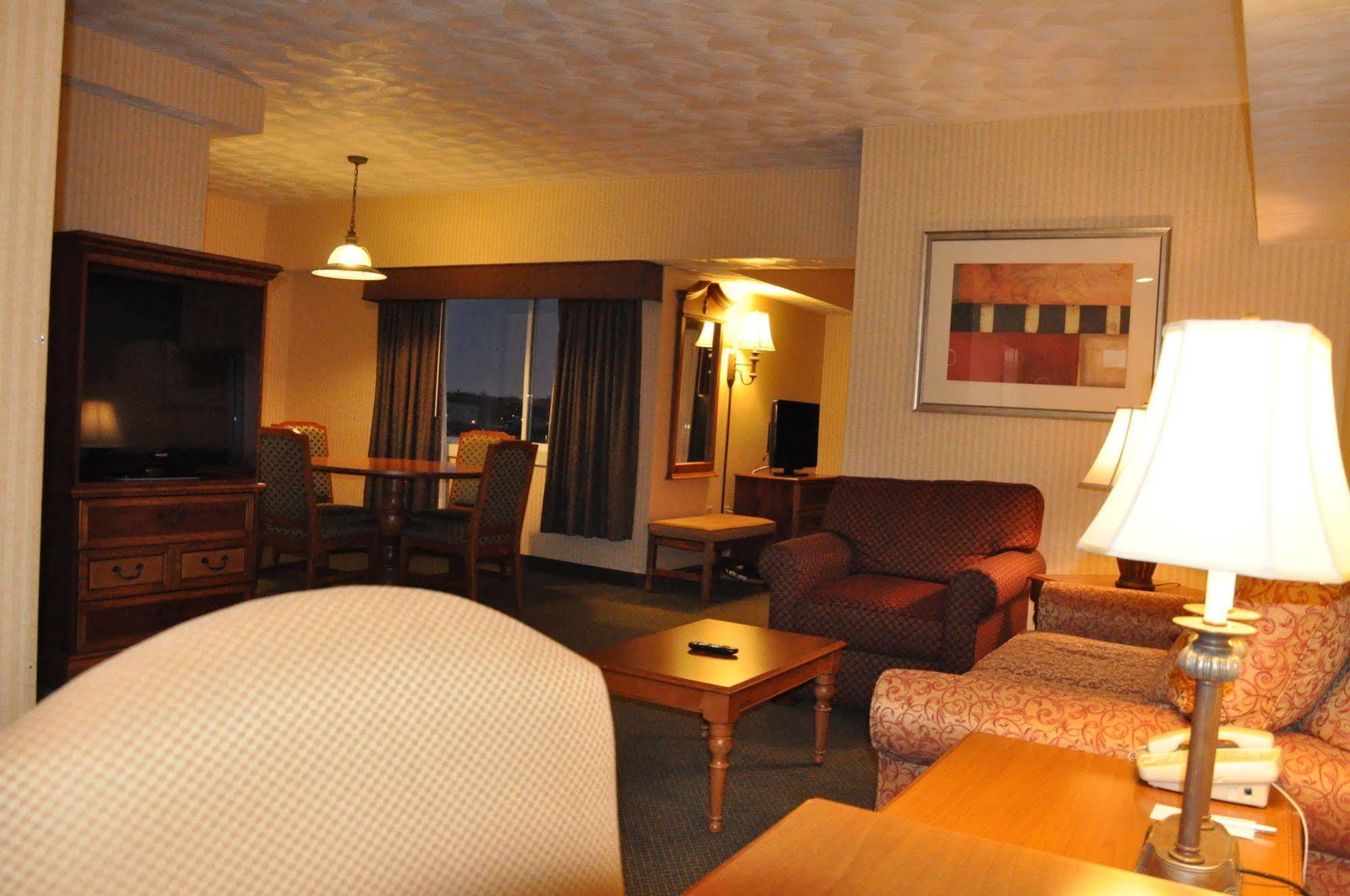 Mainstay Hotel And Conference Center Tour de Tour de Newport Extérieur photo